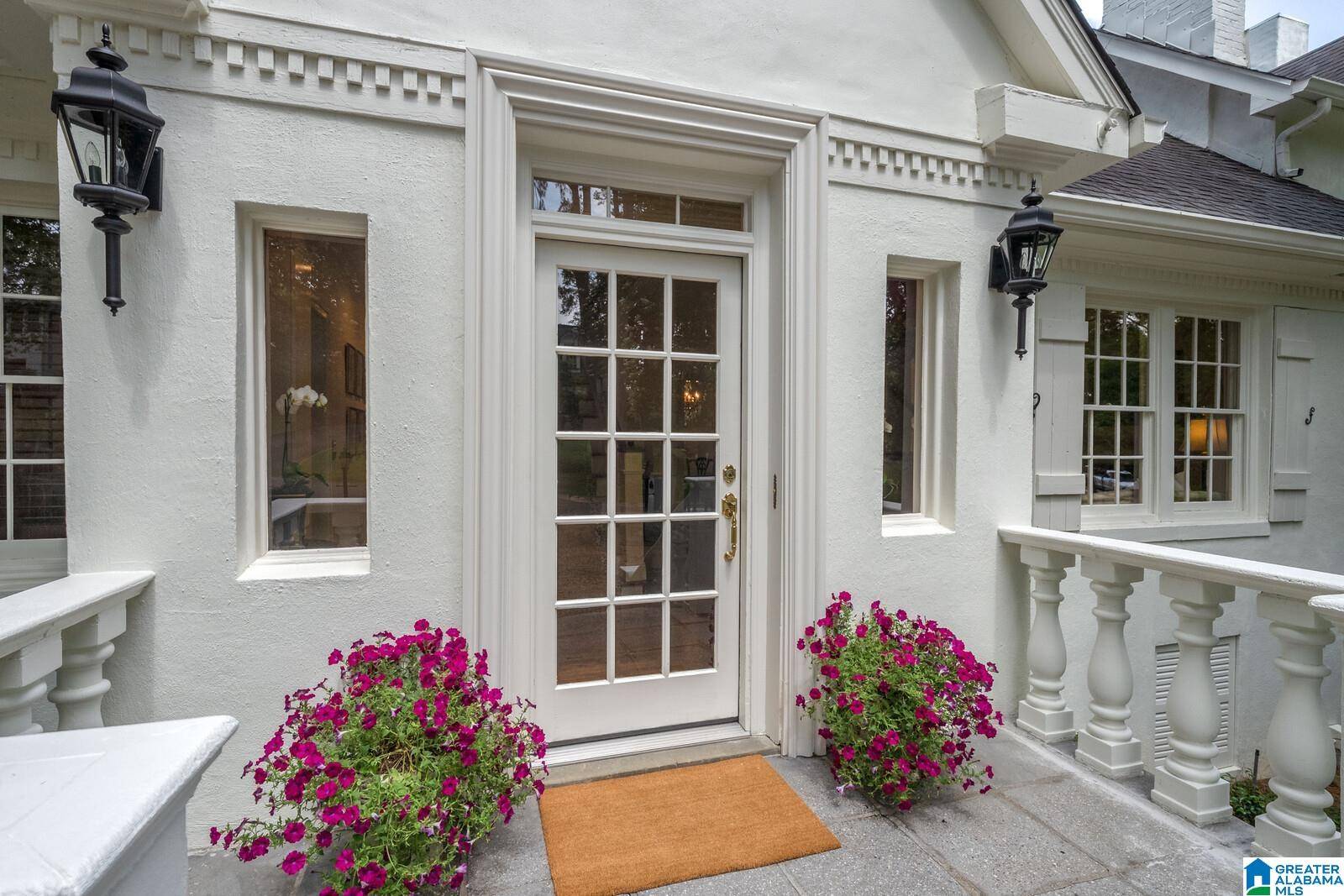 Mountain Brook, AL 35223,2 CLUBVIEW DRIVE