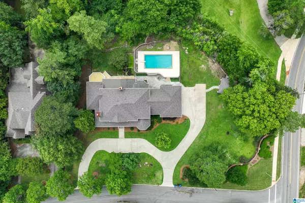 3605 CARISBROOKE PARKWAY, Hoover, AL 35226