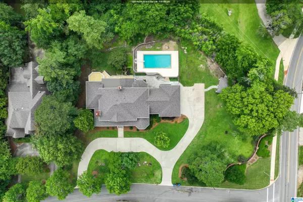 3605 CARISBROOKE PARKWAY, Hoover, AL 35226