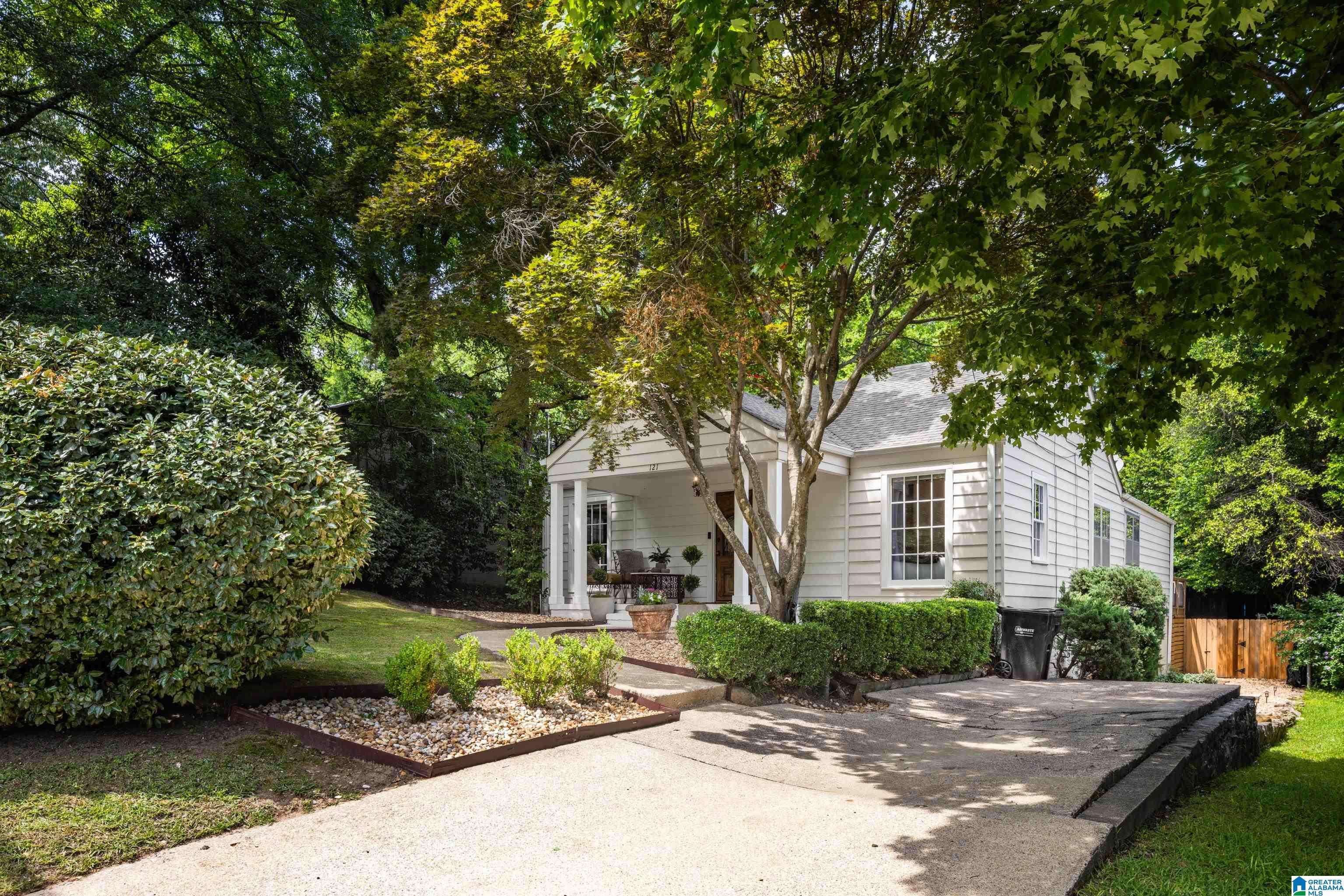 Mountain Brook, AL 35213,121 CHERRY STREET