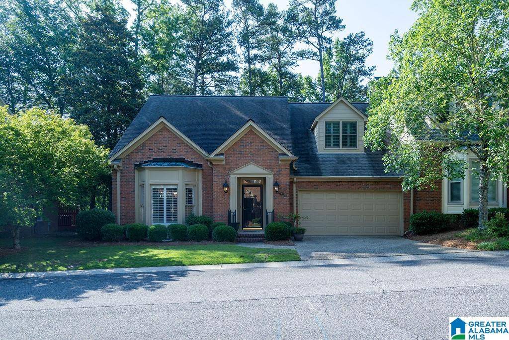6 THE OAKS CIRCLE, Hoover, AL 35244