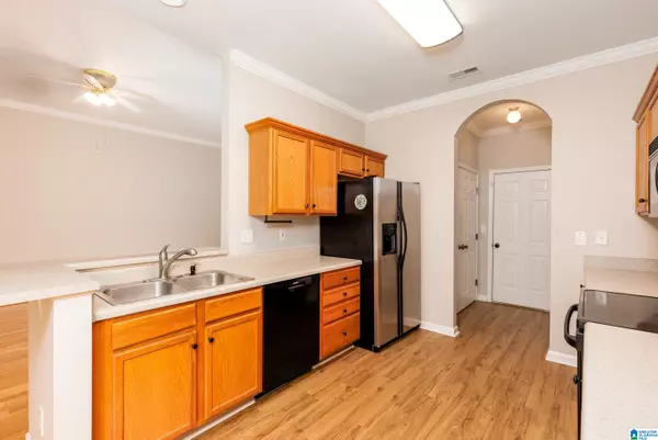 Birmingham, AL 35226,960 CASTLEMAINE COURT