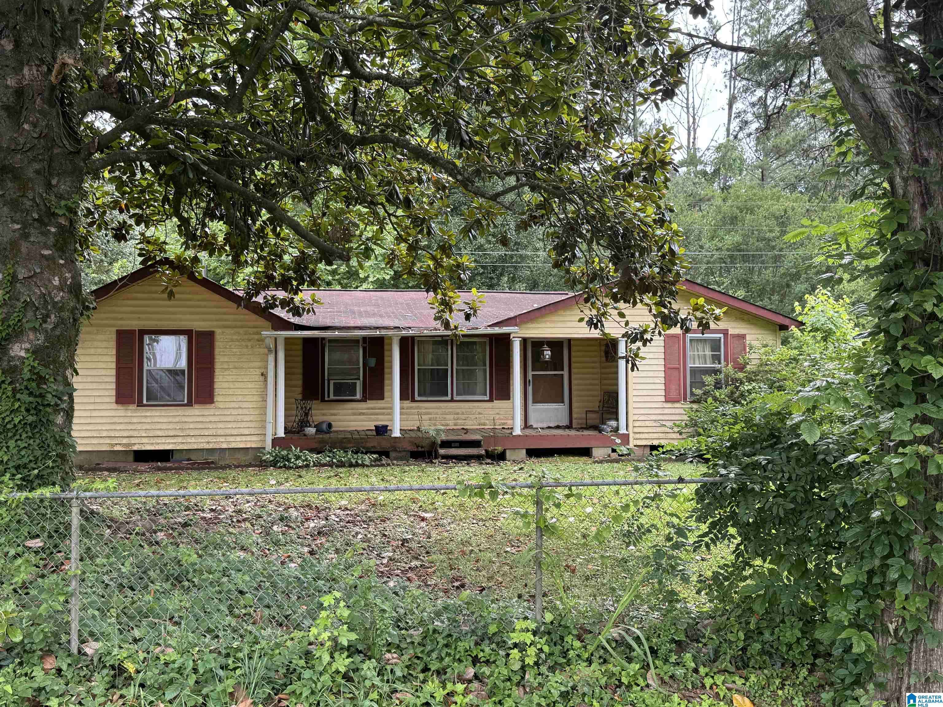 Roanoke, AL 36274,843 BANKS ROAD