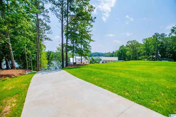 Wedowee, AL 36278,423 PINEYWOODS DRIVE