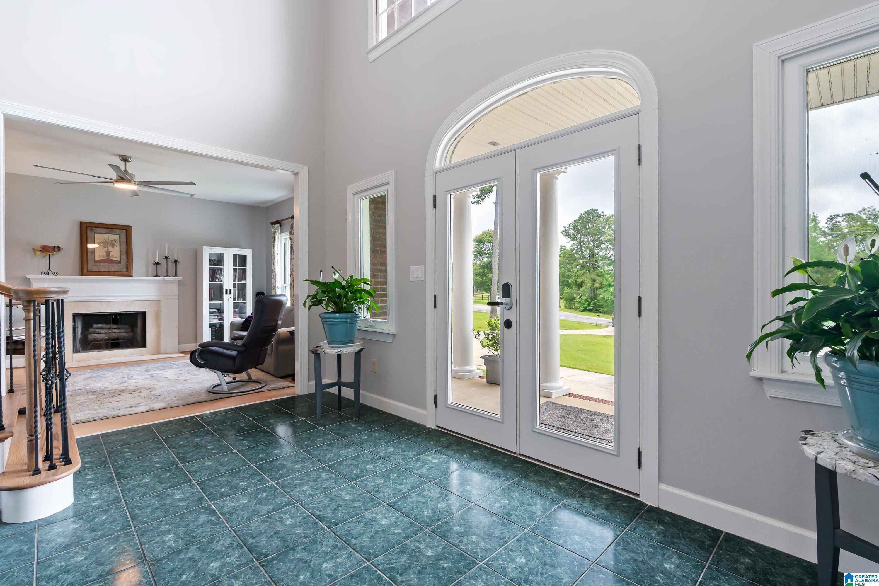 West Blocton, AL 35184,409 PINEVIEW DRIVE