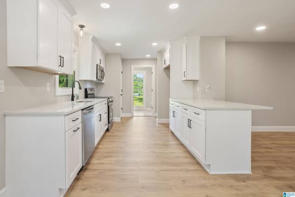 131 FOREST DRIVE, Warrior, AL 35180