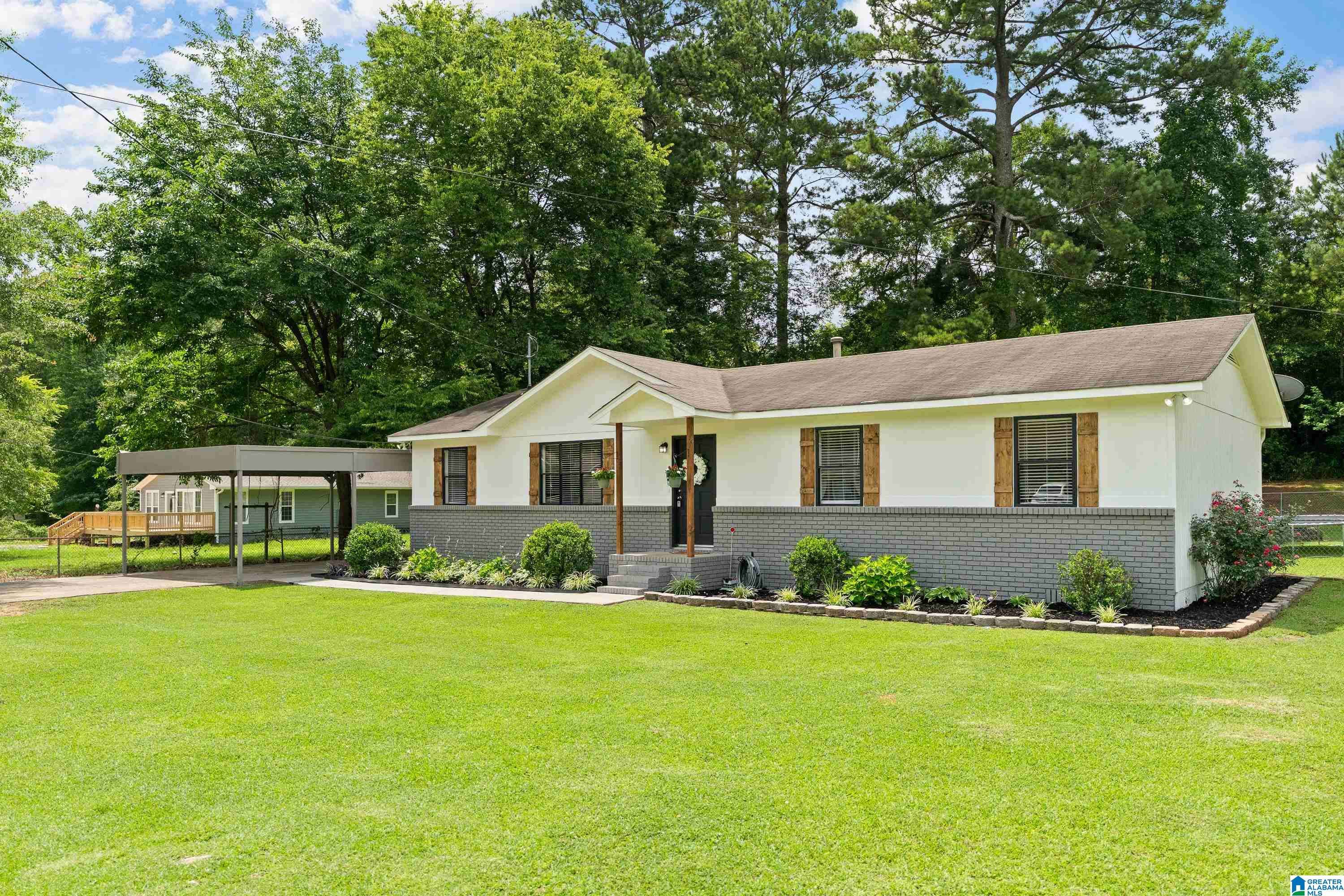 Hueytown, AL 35023,405 WILLOW DRIVE
