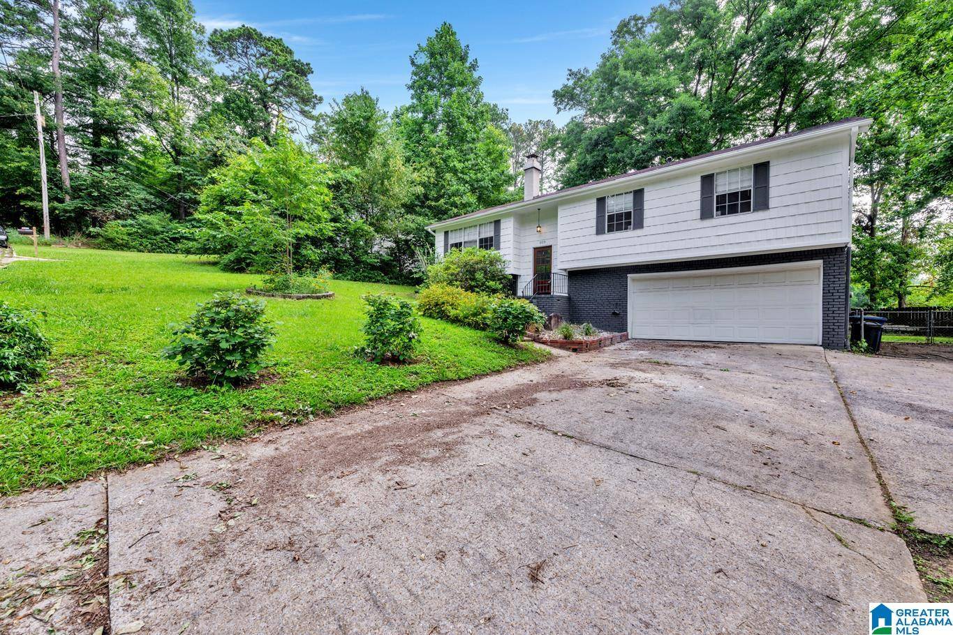 Irondale, AL 35210,509 LASALLE LANE