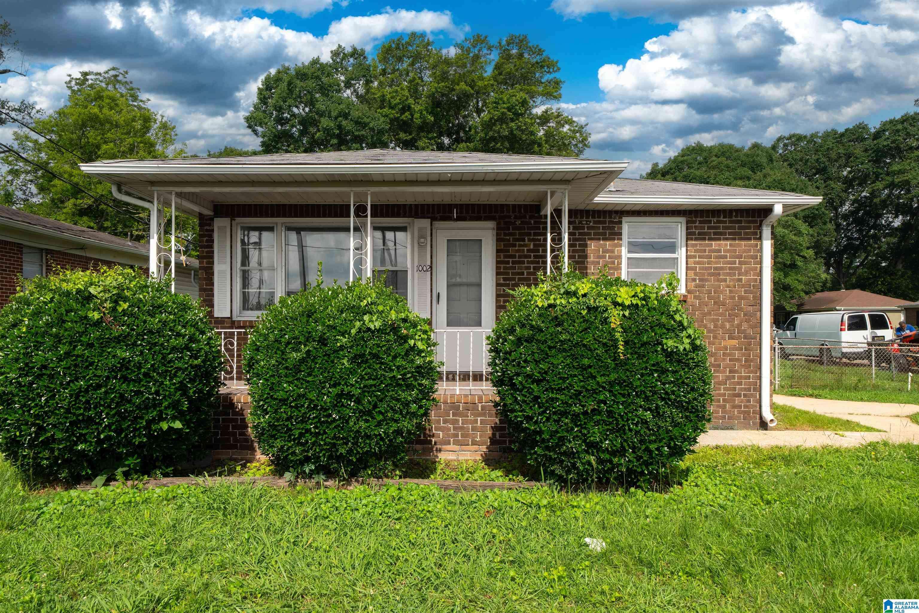 1002 MEADOWOOD AVENUE, Hueytown, AL 35023