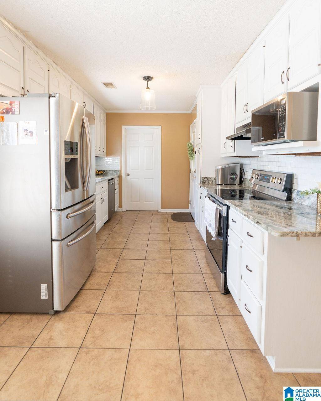 Oneonta, AL 35121,93 HENDRIX STREET