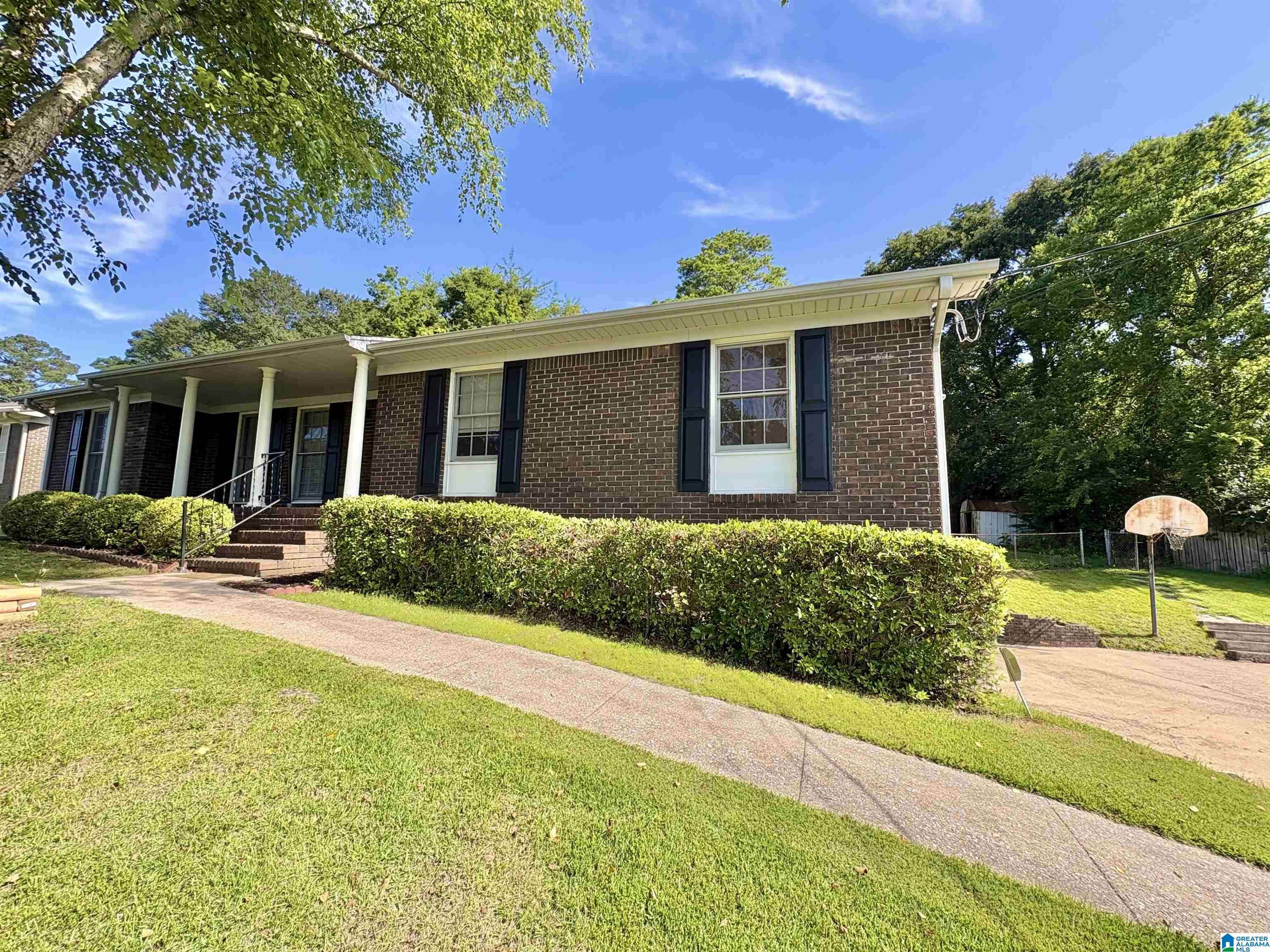132 38TH AVENUE NE, Center Point, AL 35215