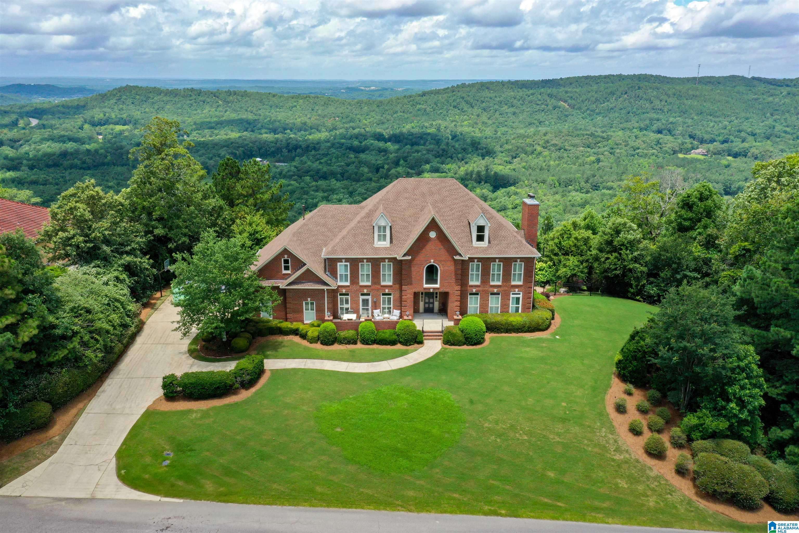 Pelham, AL 35124,284 KINGS CREST LANE