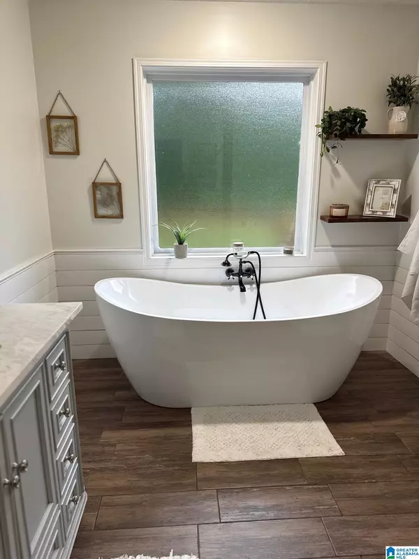 Pell City, AL 35125,670 OAKWOOD LANE