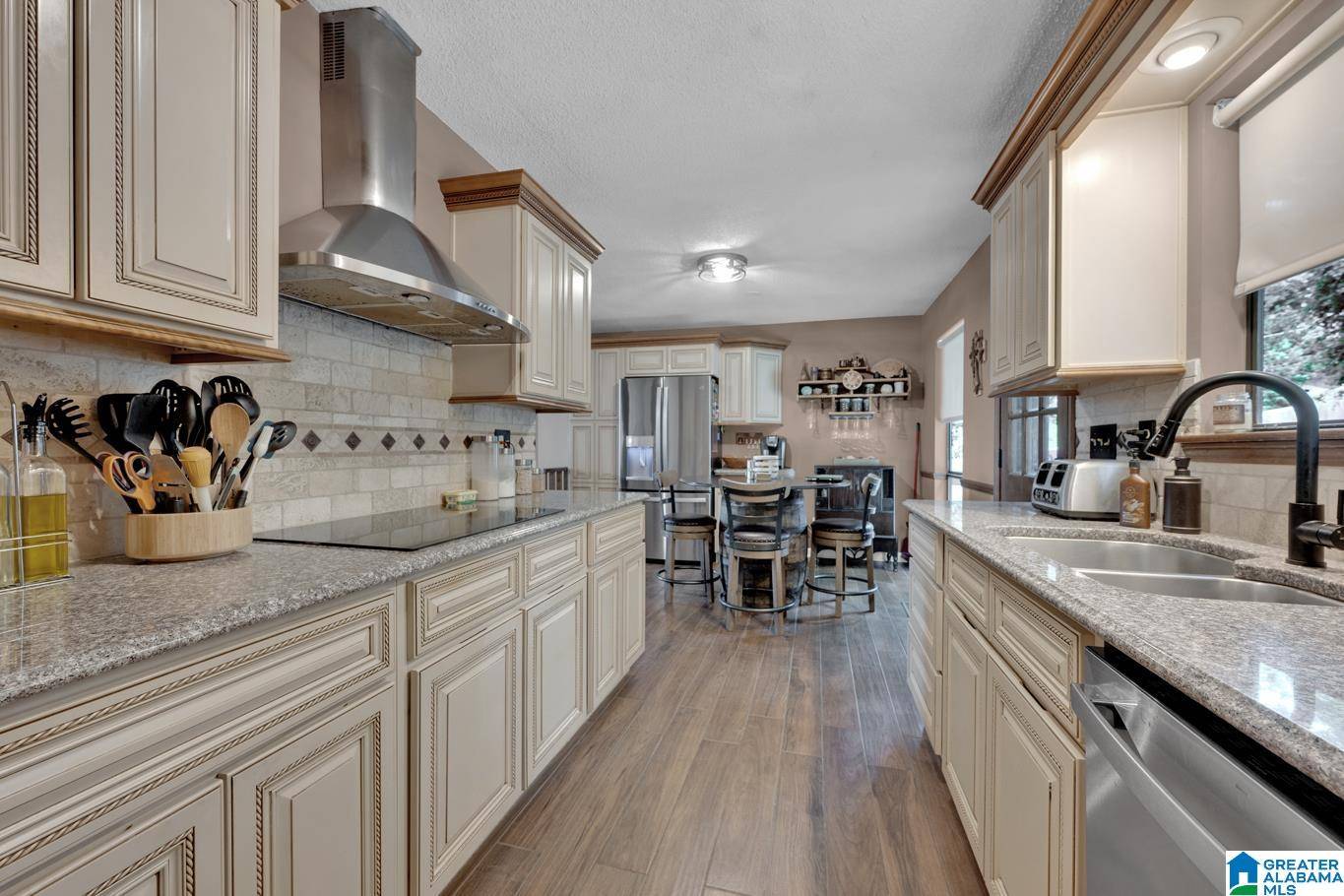 1025 OLD SECTION ROAD, Hoover, AL 35244