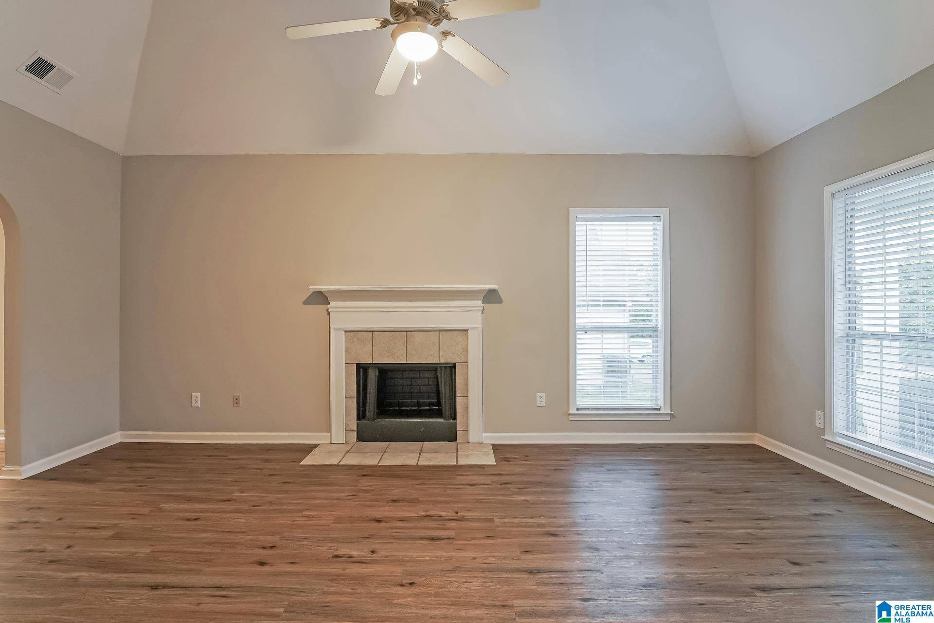 Calera, AL 35040,448 CAMDEN COVE CIRCLE