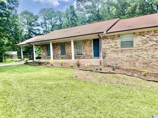 6420 WHITE COURT, Bessemer, AL 35023