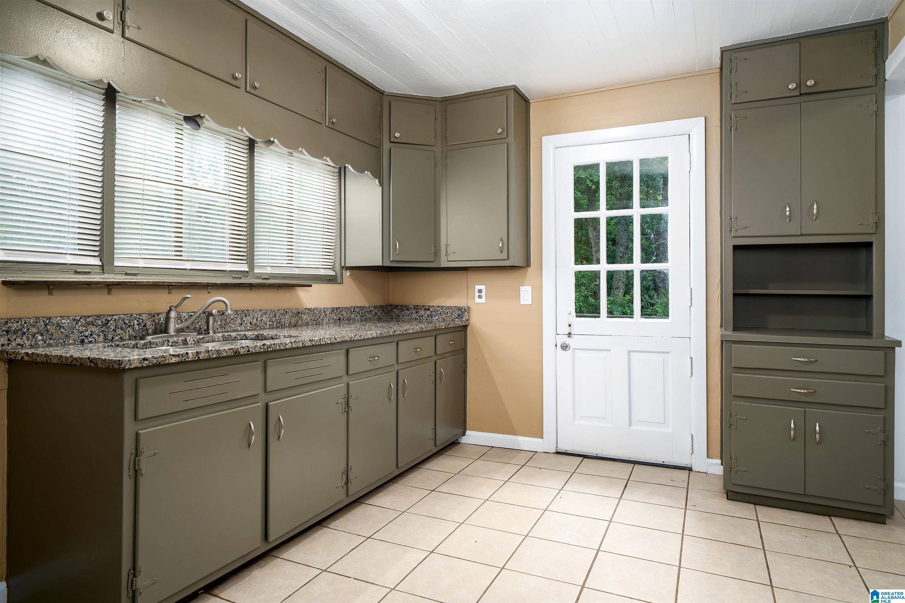 Pleasant Grove, AL 35023,1221 4TH PLACE