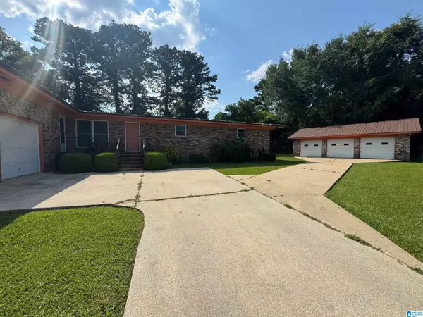 201 TUSKEGEE CIRCLE, Gadsden, AL 35903