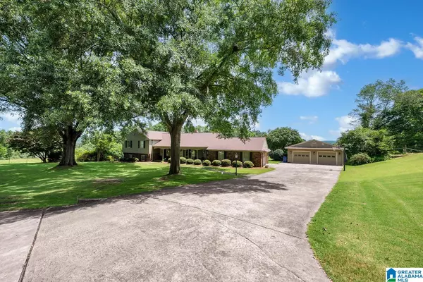 Oneonta, AL 35121,5 GREENBRIER LANE