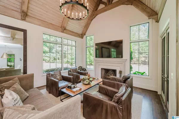Vestavia Hills, AL 35242,4313 KINGS MOUNTAIN RIDGE