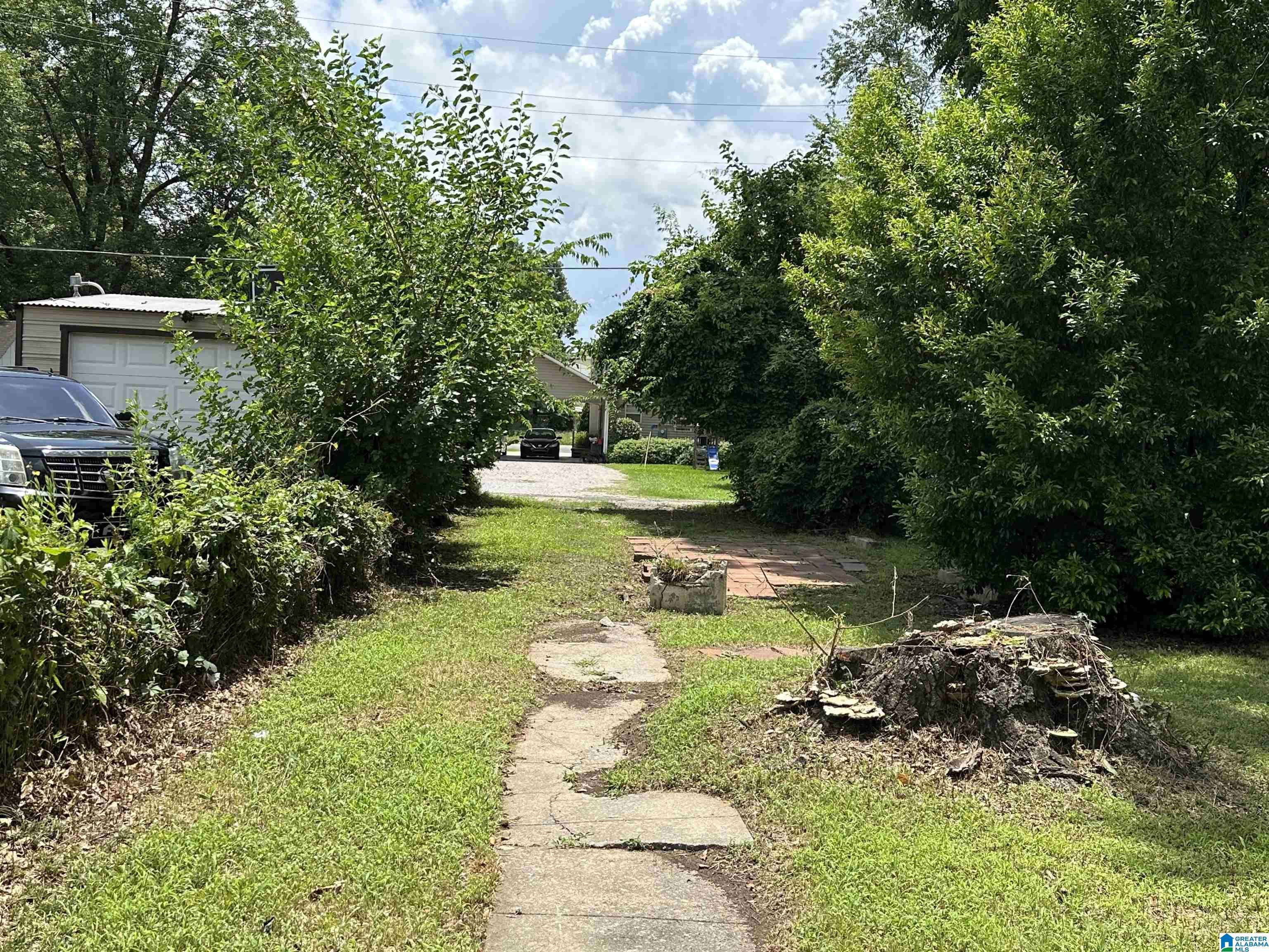 Birmingham, AL 35228,216 PINEWOOD AVENUE