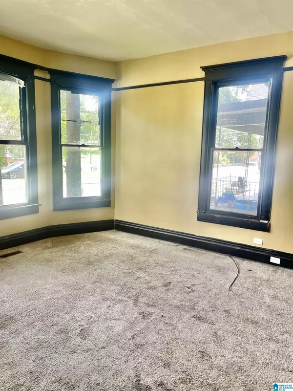 Birmingham, AL 35212,833 50TH STREET N