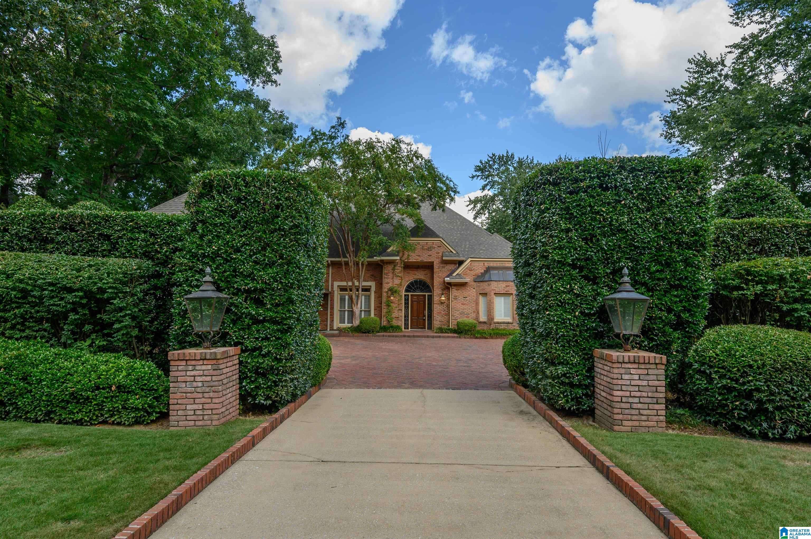 1226 LAKE FOREST CIRCLE, Birmingham, AL 35244