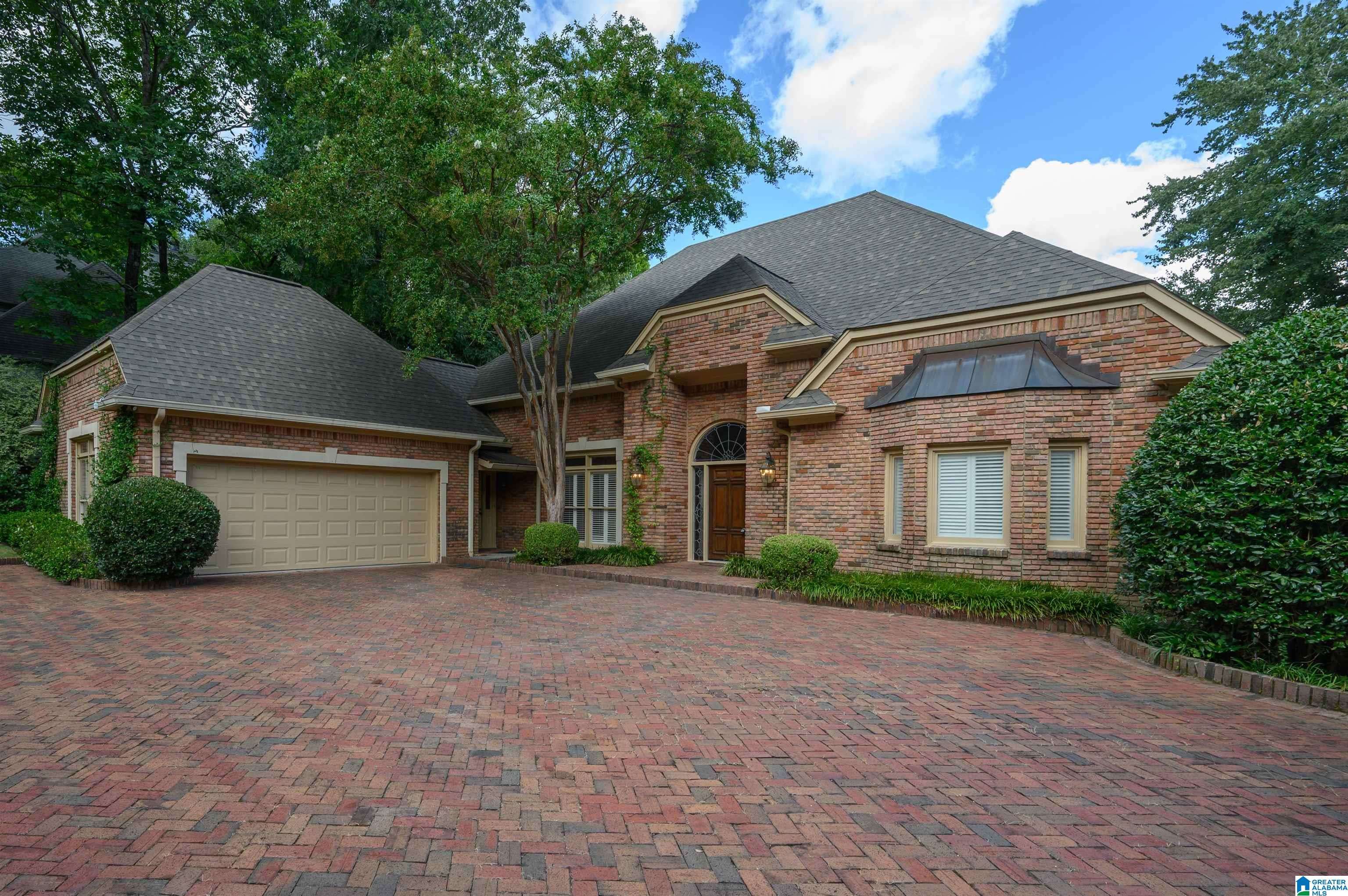 1226 LAKE FOREST CIRCLE, Birmingham, AL 35244