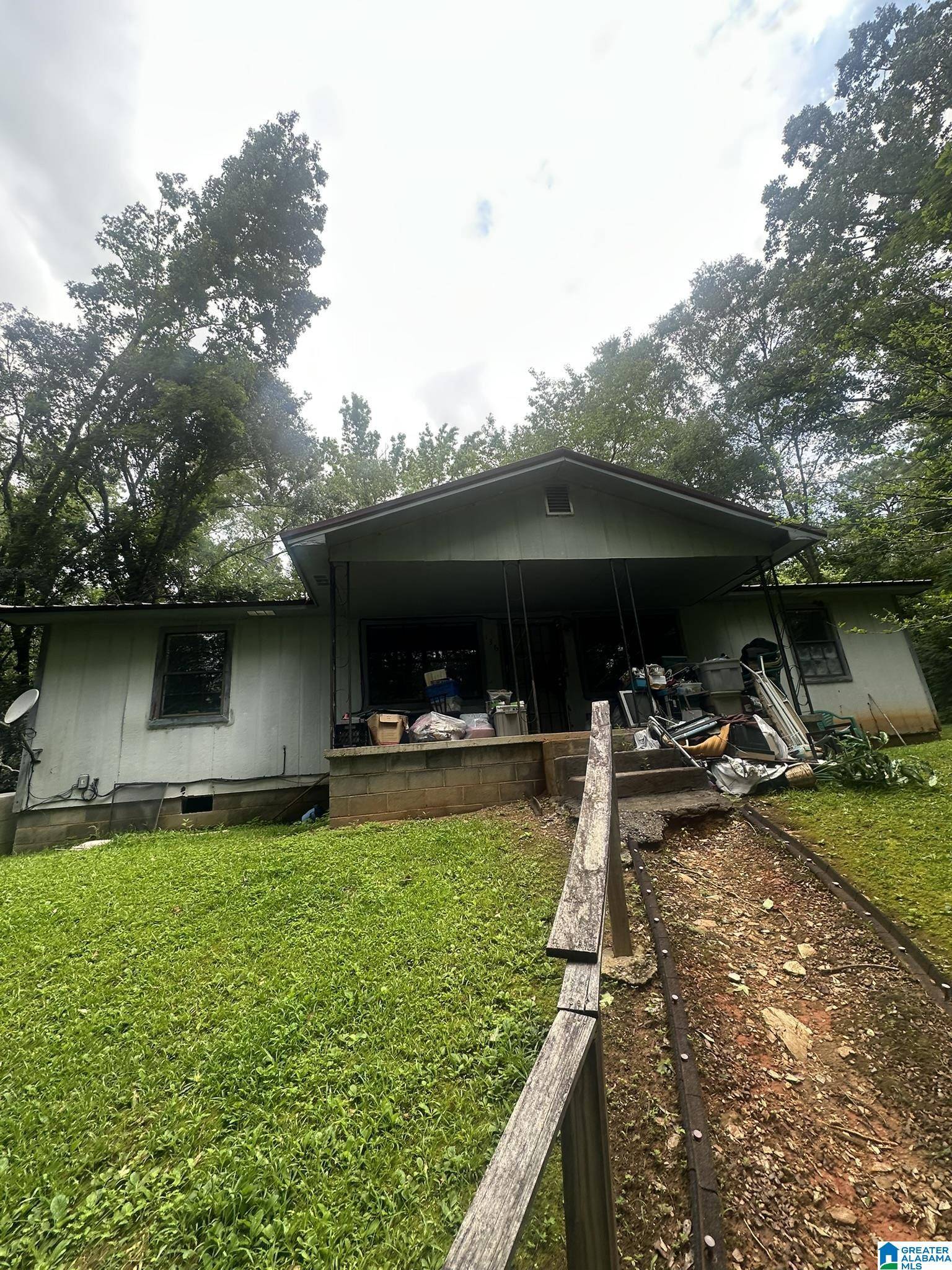 136 PEAVEY HILL STREET, Sylacauga, AL 35150