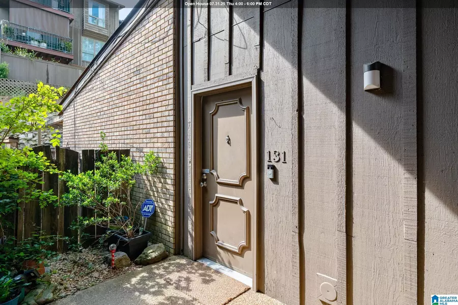131 WEST GREEN #131, Vestavia Hills, AL 35243