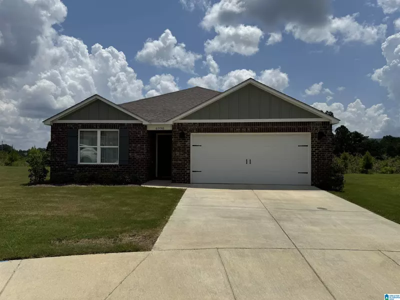 6998 SOUTHERN TRACE LOOP, Leeds, AL 35094