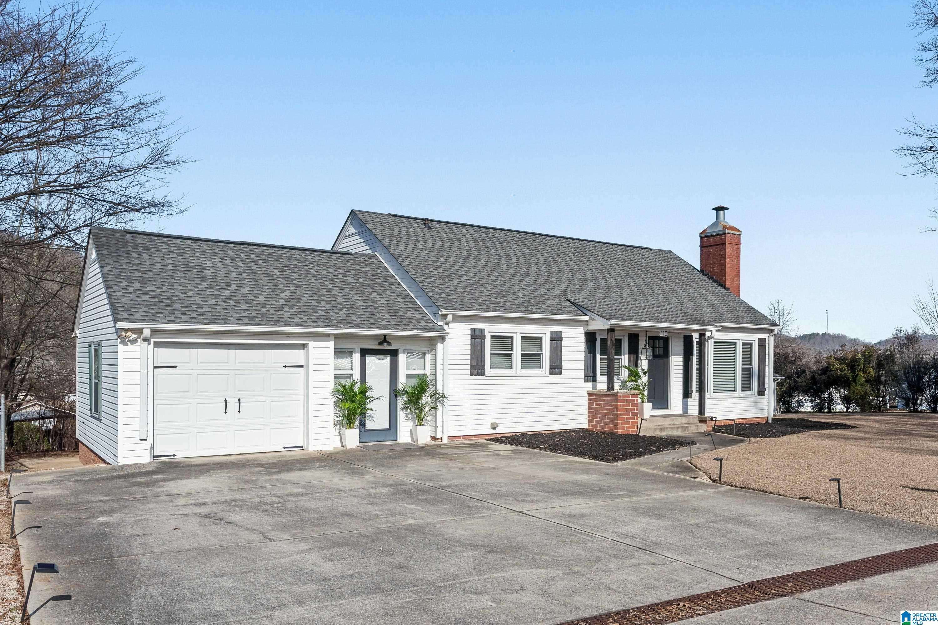110 ADAMS AVENUE, Oneonta, AL 35121