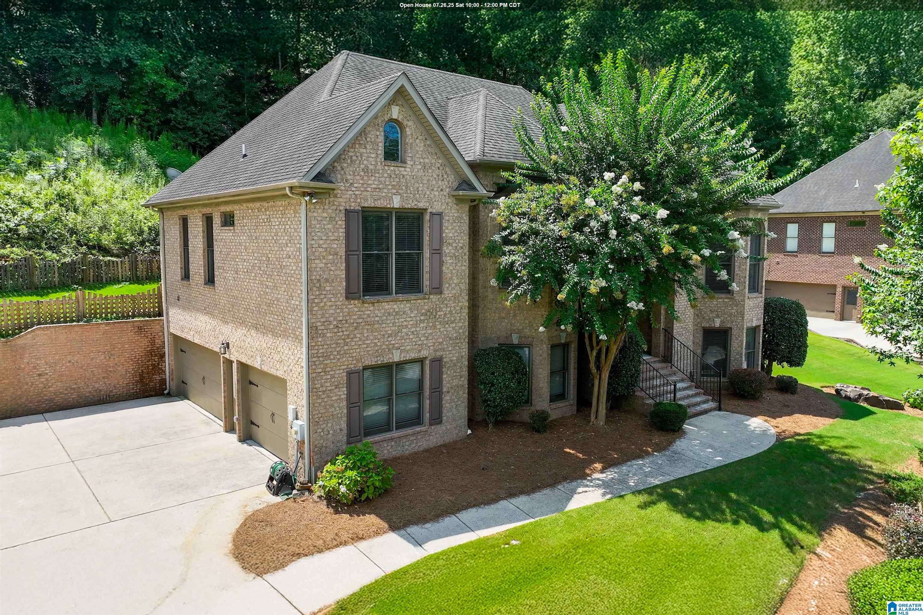 2009 LAUREL LAKES LANE, Helena, AL 35022
