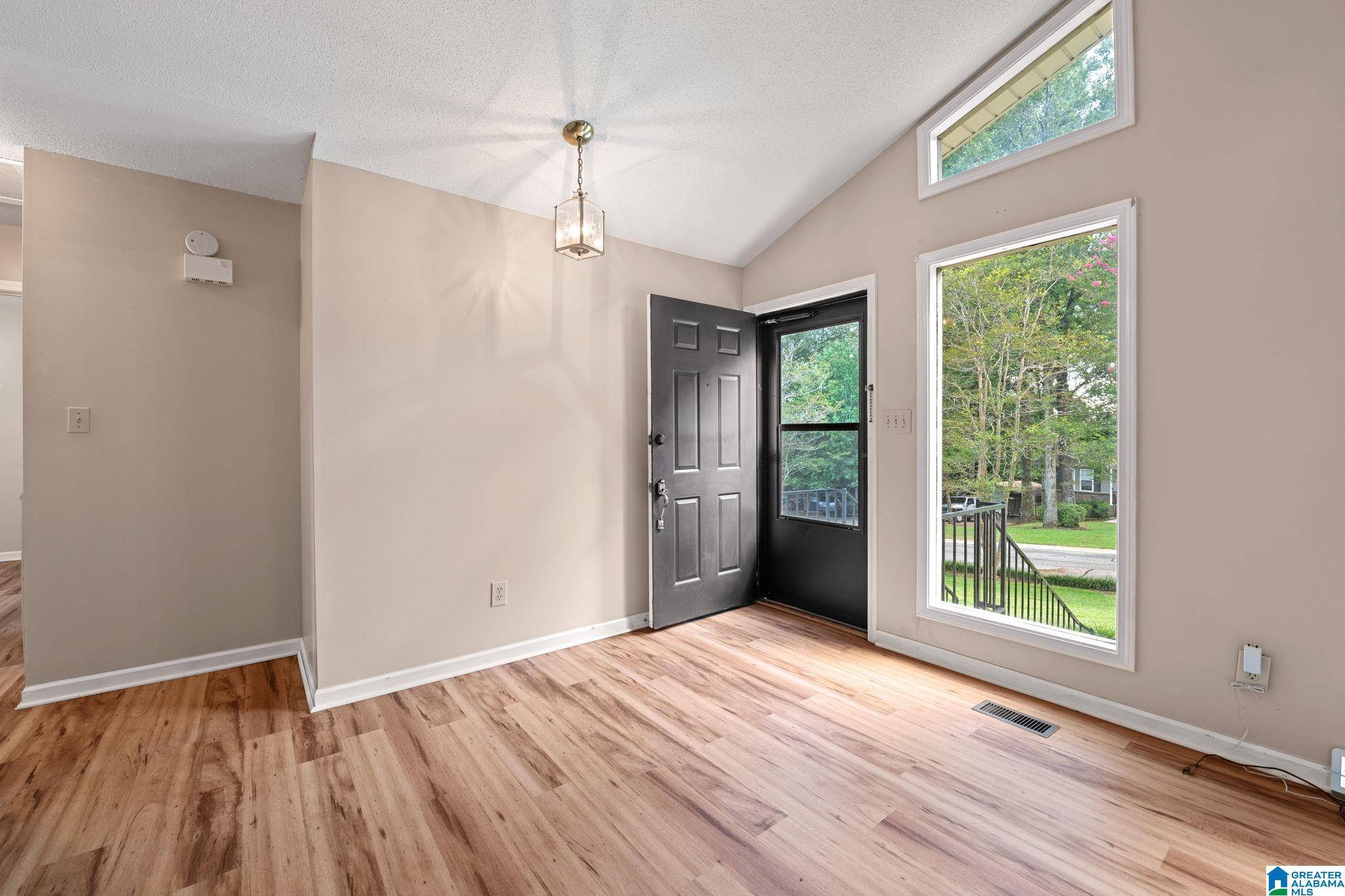Irondale, AL 35210,5850 LAKEVIEW CIRCLE