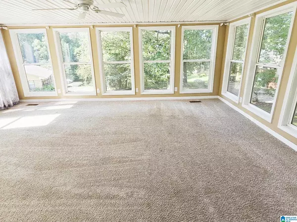 Trussville, AL 35173,127 TWIN LAKES ROAD