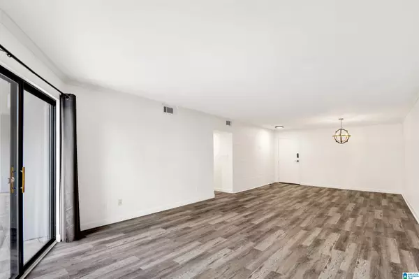 Birmingham, AL 35209,1120 E BEACON PARKWAY #206