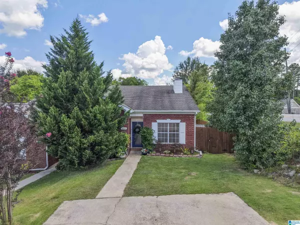 401 HILLSBORO LANE, Helena, AL 35080