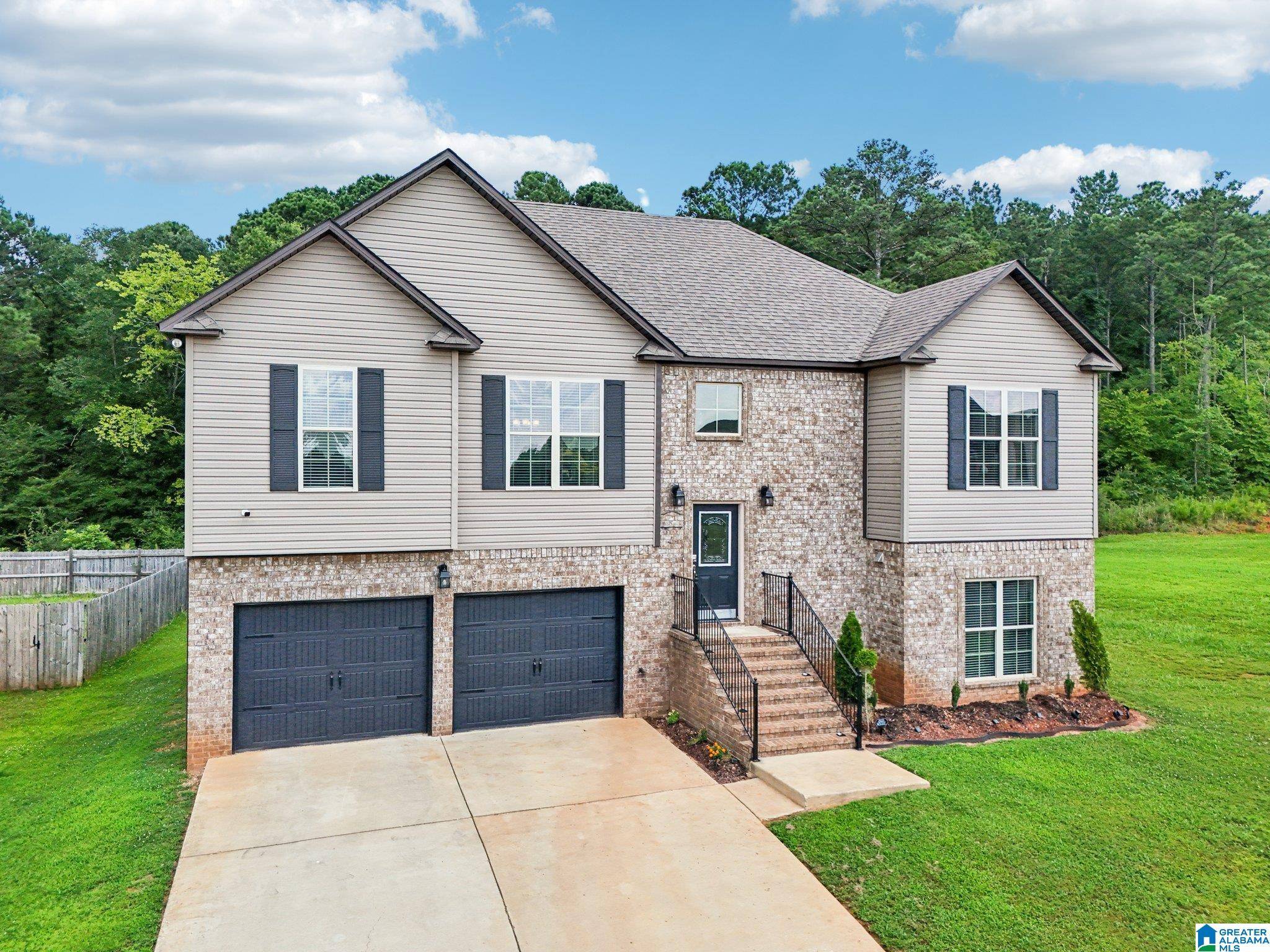 Bessemer, AL 35020,5078 MEADOW LAKE CREST