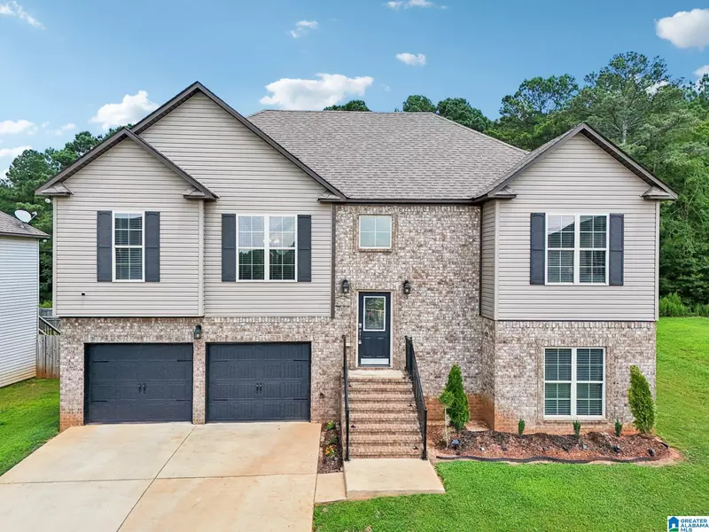 5078 MEADOW LAKE CREST, Bessemer, AL 35020