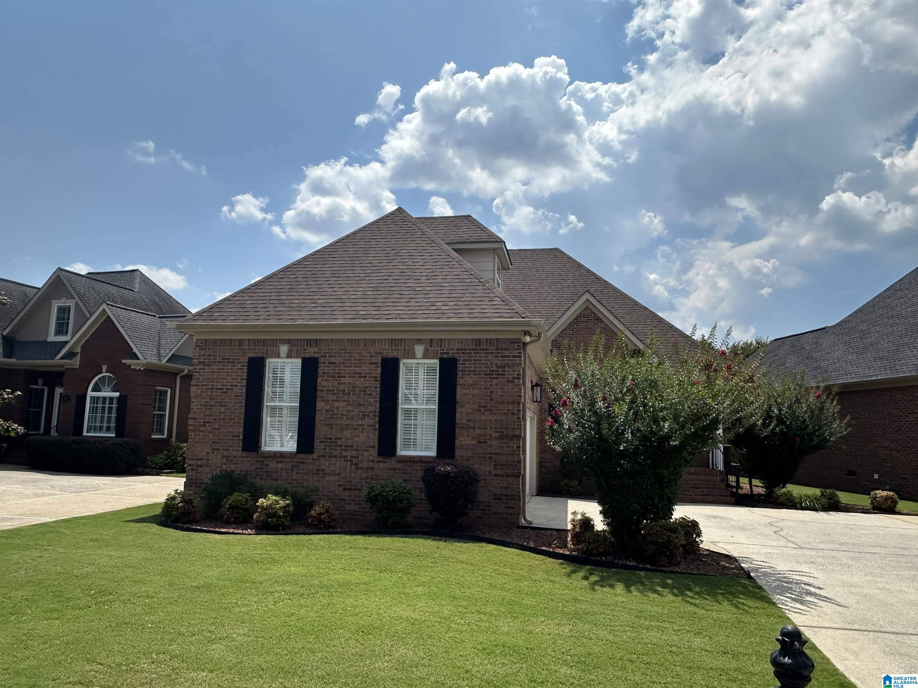 Gadsden, AL 35901,214 LAKEPOINT DRIVE