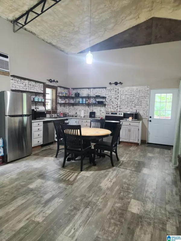 100 SIX OAKS LANE, Alpine, AL 35014