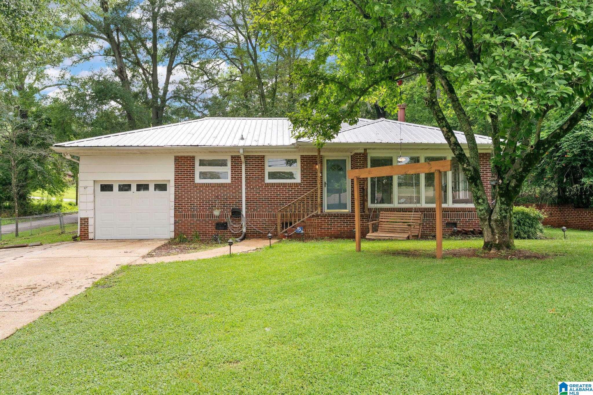 1700 29TH AVENUE N, Hueytown, AL 35023