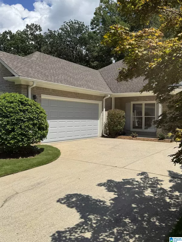 Hoover, AL 35242,461 NORTH LAKE DRIVE