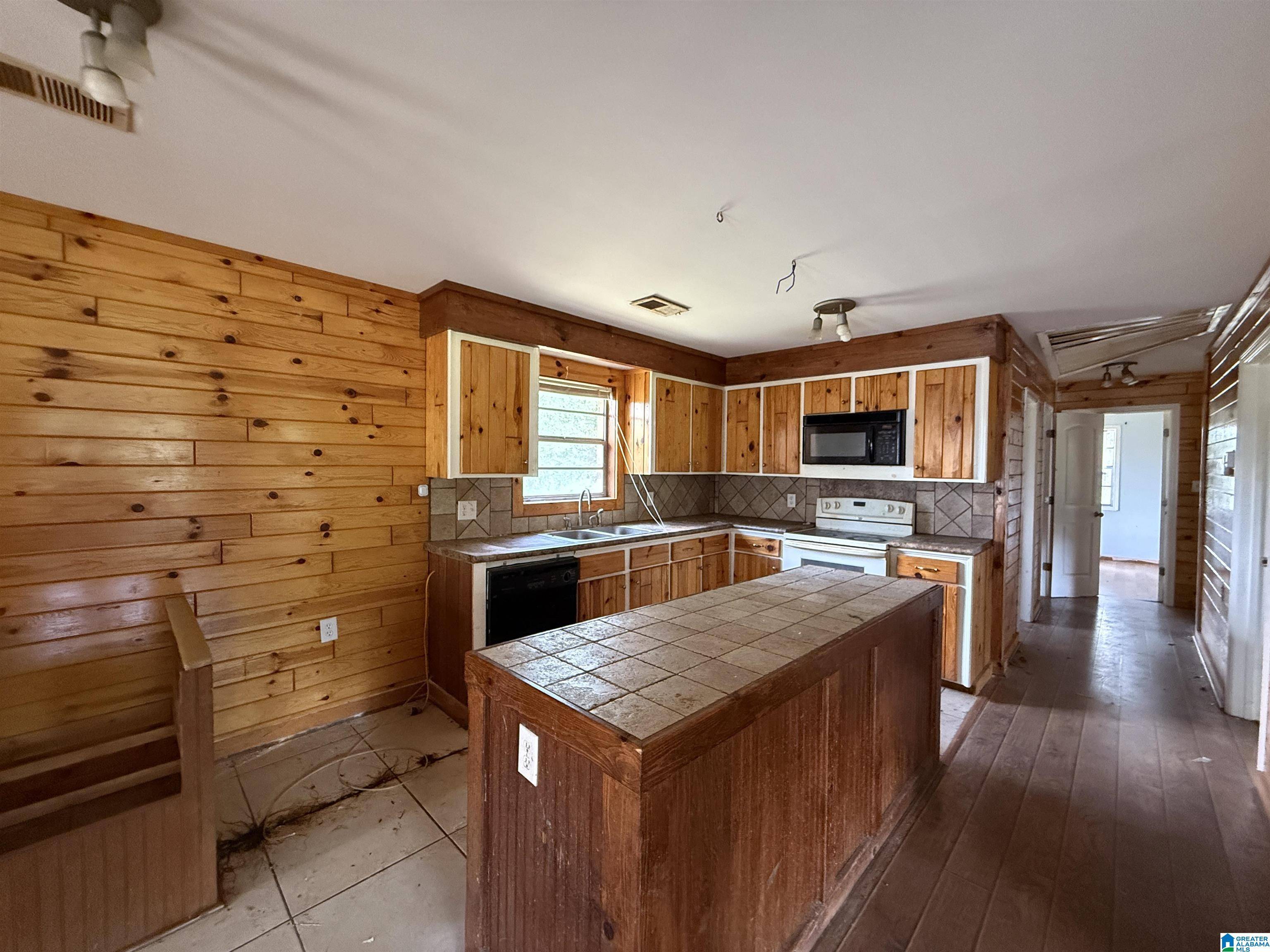 Eutaw, AL 35462,10610 COUNTY ROAD 181