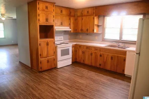 Jacksonville, AL 36265,141 HOLDER LANE