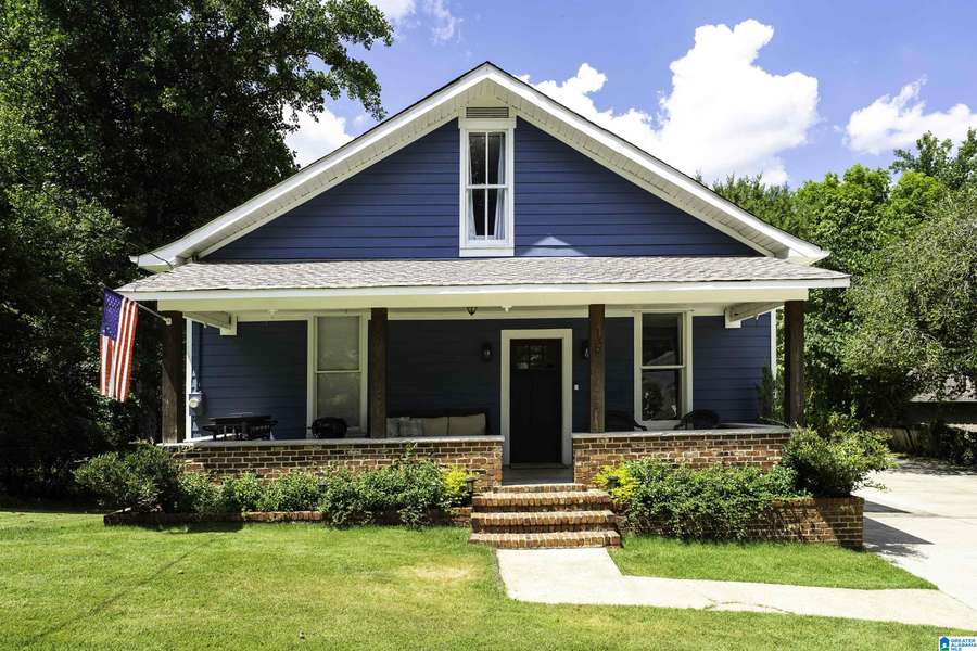 130 1ST AVENUE W, Helena, AL 35080
