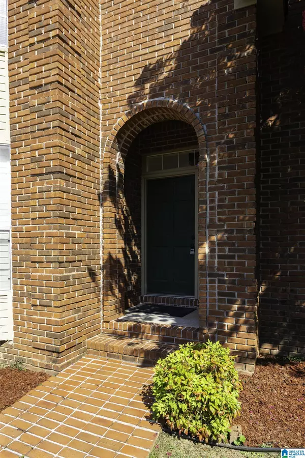 Vestavia Hills, AL 35243,3104 CANTERBURY PLACE