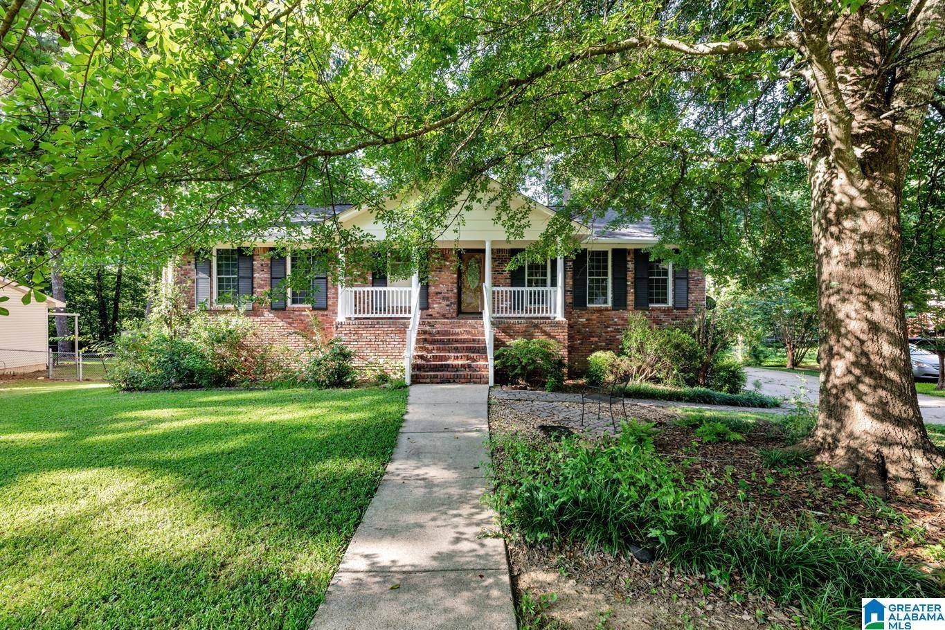 Trussville, AL 35173,105 DAWN CIRCLE
