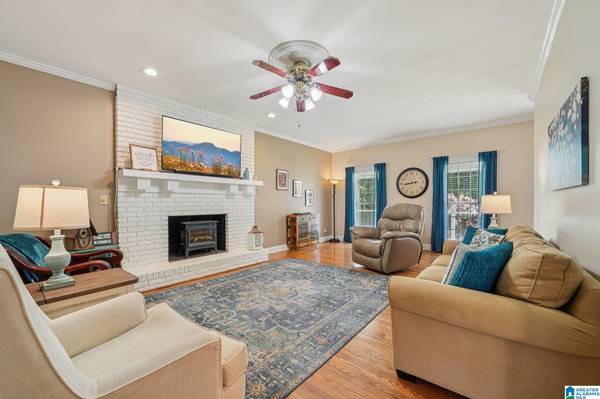 909 CAMELLIA ROAD, Oneonta, AL 35121