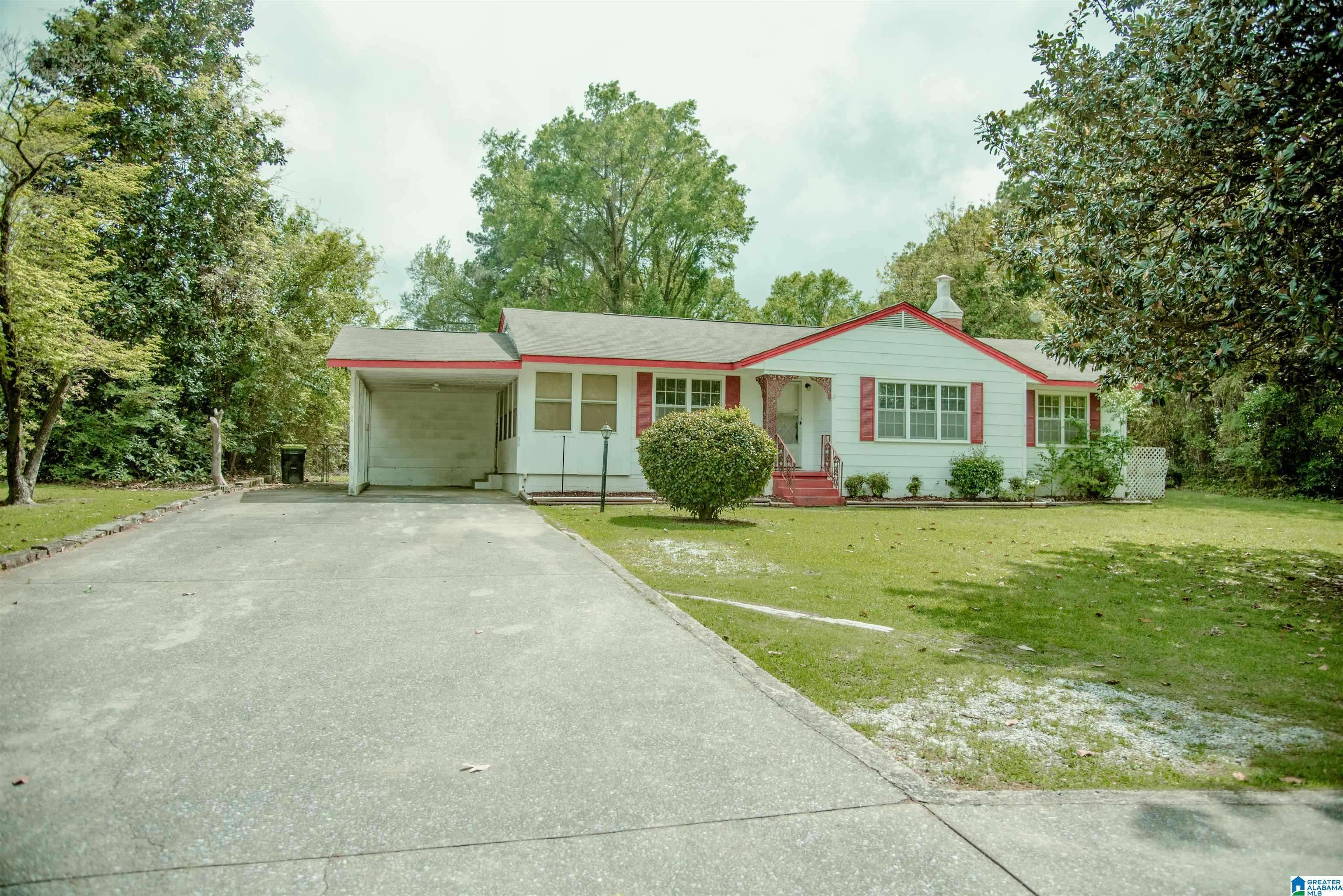 713 W FORT WILLIAMS STREET, Sylacauga, AL 35150
